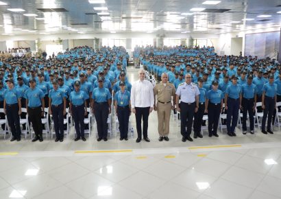 Policía Nacional participa en graduación de más de 8,300 jóvenes del servicio militar voluntario
