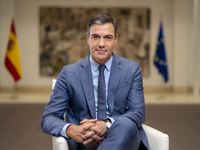Pedro Sánchez conversa con Delcy Rodríguez y Edmundo González sobre transición en Venezuela