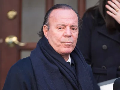 Julio Iglesias presenta pruebas de sobornos en su contra por denuncia de abuso sexual