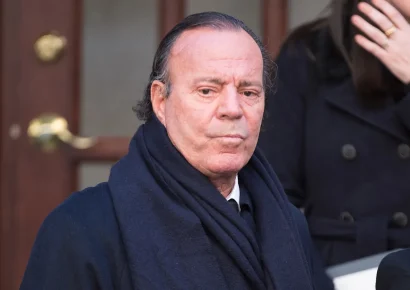 Julio Iglesias presenta pruebas de sobornos en su contra por denuncia de abuso sexual