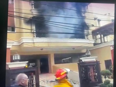 Se incendia apartamento en Bella Vista: Anciana de 80 años sobrevive milagrosamente