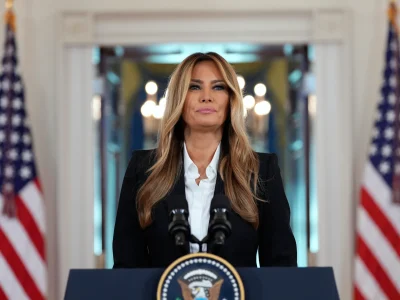 Melania Trump insta a la unidad y a protestas pacíficas tras la muerte de Alex Pretti en Mineápolis