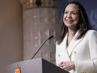 María Corina Machado afirma que le «presentó» a Trump la medalla del Nobel de la Paz