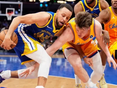 Stephen Curry anota 26 en el partido de regreso a casa y Warriors superan a Hornets