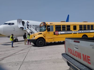 ICE deporta a 41 dominicanos tras cumplir penas en prisiones de Estados Unidos