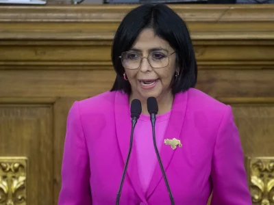 Telesur confirma que la vicepresidenta Delcy Rodríguez se encuentra en Venezuela