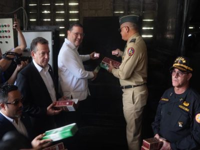 Gobierno incinera más de 24.6 millones de unidades de mercancías ilícitas incautadas