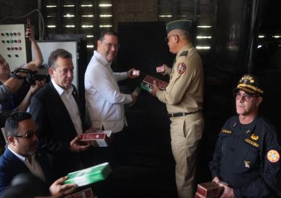 Gobierno incinera más de 24.6 millones de unidades de mercancías ilícitas incautadas