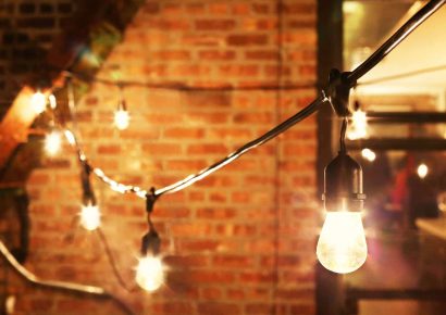 No desperdicies energía por la noche: apaga luces exteriores