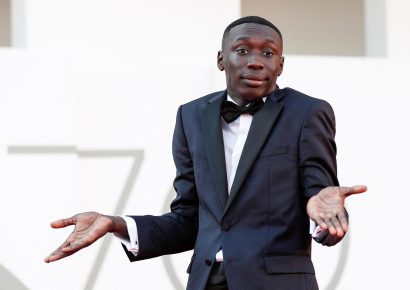 Influencer Khaby Lame firma contrato millonario por 975 millones de dólares, que permitirá crear su doble virtual con IA