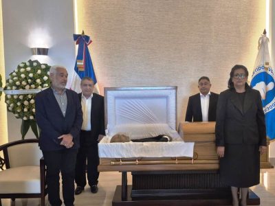 Comisión del PLD asiste al velatorio de Ramón Alburquerque