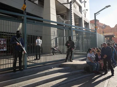 Caracas amaneció desierta y con largas filas en supermercados tras la captura de Maduro