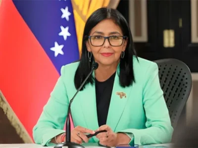 Delcy Rodríguez reafirma su cargo tras imagen manipulada de Trump