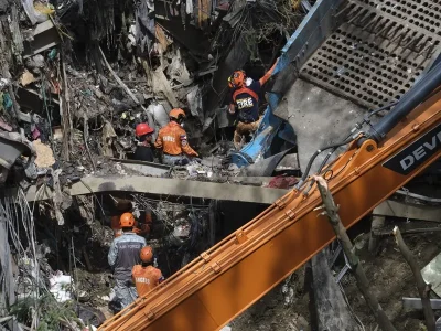 Aumenta a 32 el número de fallecidos tras un deslizamiento en un vertedero de Filipinas