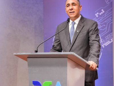 Nelson Arroyo asume como nuevo director general de Aduanas con enfoque en aumentar recaudaciones y facilitar el comercio