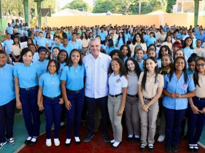 Abinader motiva a jóvenes de Dajabón a formarse para los desafíos del mañana