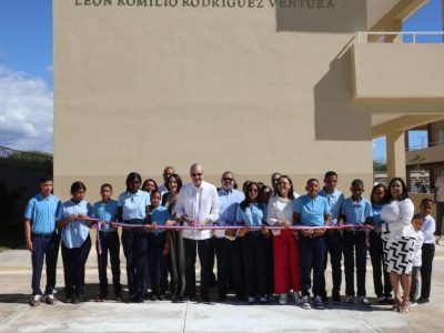 Luis Abinader inaugura centro educativo en Carrera de Yeguas, San Juan