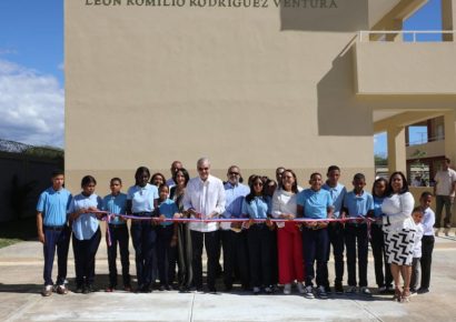 Luis Abinader inaugura centro educativo en Carrera de Yeguas, San Juan
