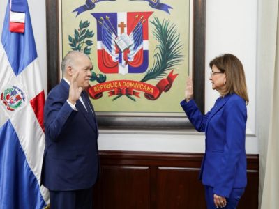 La vicepresidenta Raquel Peña juramenta a Pedro Urrutia como nuevo director de la DGII