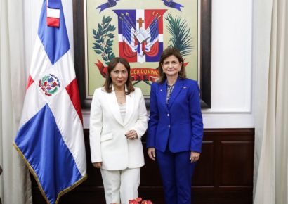 Raquel Peña deja juramentada a Mayra Jiménez al frente de Supérate