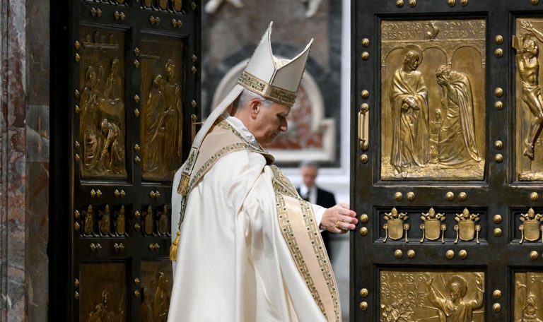 El papa León XIV clausura el Jubileo con el cierre de la Puerta Santa ...