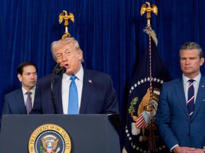 Trump considera acciones militares contra Irán tras suspender negociaciones con Teherán