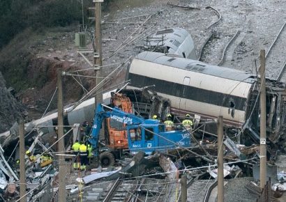 Asciende a 45 el número de muertos en el accidente de trenes en el sur de España tras hallazgo de dos cuerpos más