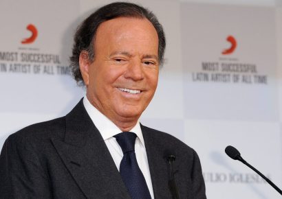 Feministas al ataque: denuncian presuntos abusos sexuales de Julio Iglesias