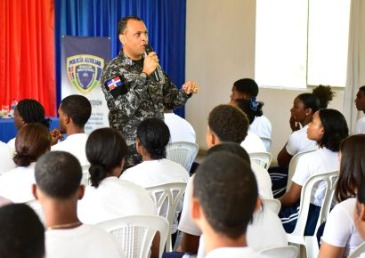 Unos 1,400 jóvenes inician formación para integrarse a la Policía Nacional