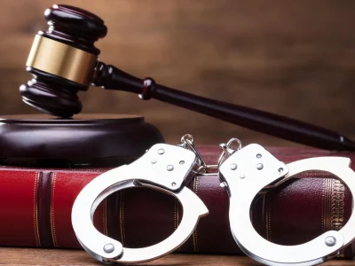 Dictan medidas de coerción contra hombre acusado de herir con arma blanca a otro en La Ciénega