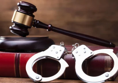 Dictan medidas de coerción contra hombre acusado de herir con arma blanca a otro en La Ciénega