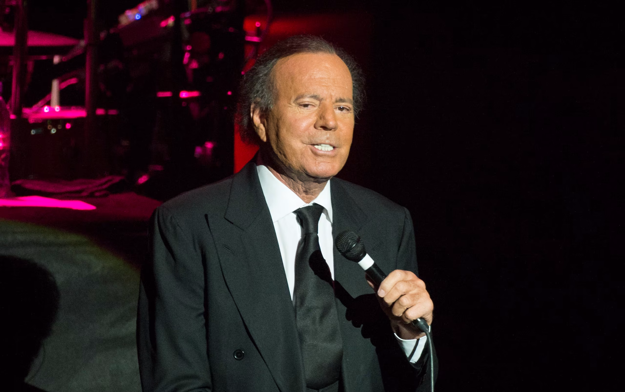 El comunicado de Julio Iglesias tras las denuncias: “Nunca he faltado el respeto a ninguna mujer”