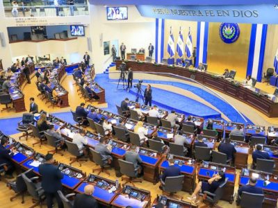 El Congreso de El Salvador amplía por 30 días el régimen de excepción contra pandillas