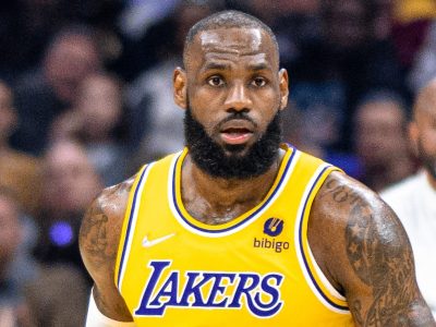 LeBron queda a un juego de perder la elegibilidad para premios de la NBA