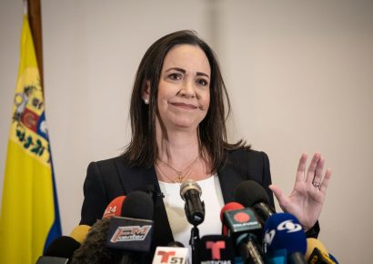 María Corina Machado asegura que Delcy Rodríguez solo “ejecuta órdenes” de Trump y no representa a Venezuela