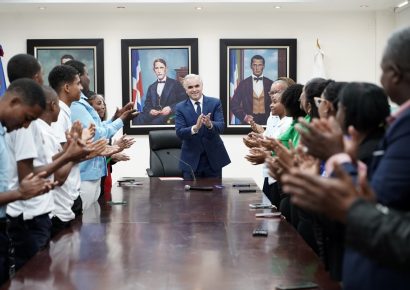 Minerd celebra a la juventud dominicana en su día y reafirma compromiso con su formación