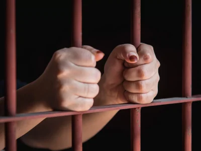 Imponen tres meses de prisión preventiva a abogada acusada de matar a su pareja en Villa Altagracia