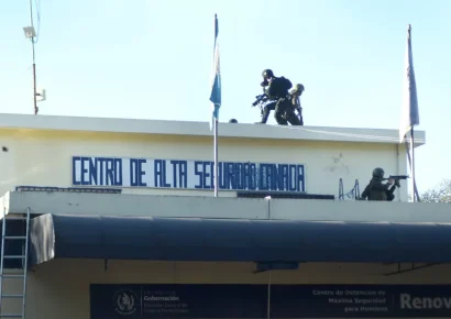 Guatemala declara estado de sitio y suspende clases ante ola de violencia de pandillas