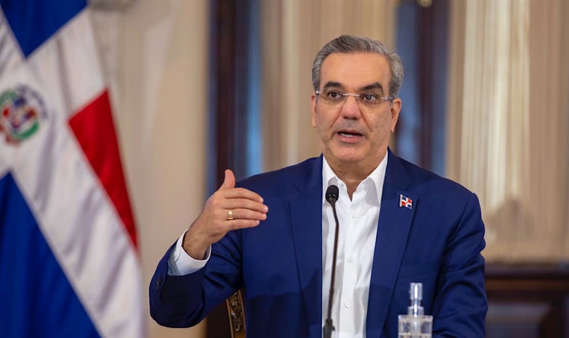 Abinader advierte irá a los tribunales si Aerodom no inicia la construcción de nueva terminal del AILA