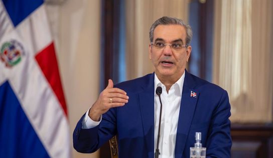 Abinader advierte irá a los tribunales si Aerodom no inicia la construcción de nueva terminal del AILA