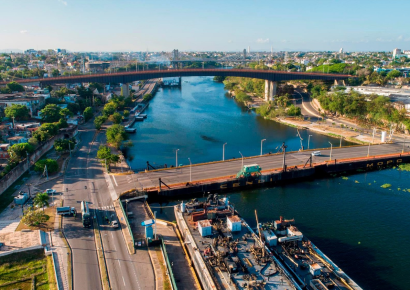 Anuncian cierre temporal del Puente Flotante por paso de embarcaciones