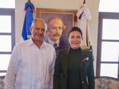 Carolina Mejía recibe al expresidente de Costa Rica Luis Guillermo Solís en el Distrito Nacional