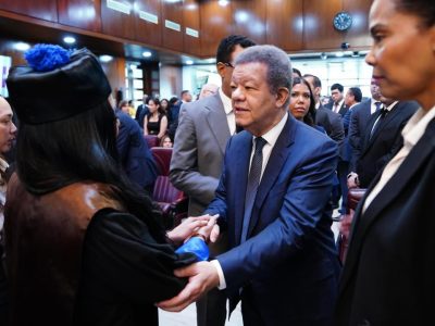 Leonel Fernández asiste a la conmemoración del 14º aniversario del Tribunal Constitucional