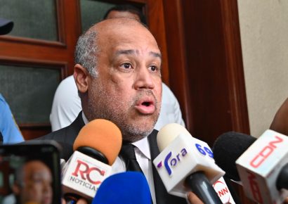 Abogado de Santiago Hazim insiste en que medida de coerción del caso SeNaSa tiene “graves vicios” legales