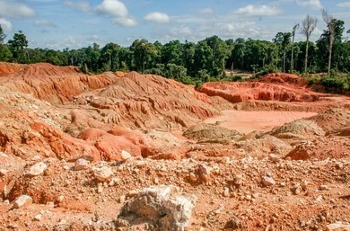 Deslizamiento de tierra en mina de oro de Guyana deja dos mineros brasileños muertos