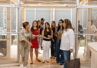 Hijas de Abinader visitaron montaje de Plásticos por Juguetes en Alcaldía del DN