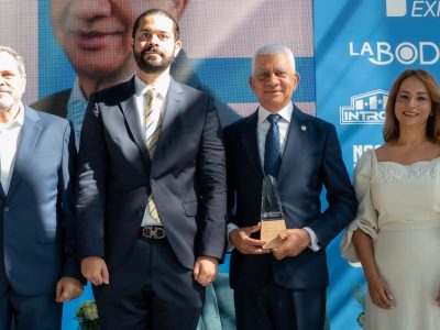 Adoturd reconoce al presidente del Senado, Ricardo de los Santos por su impulso al deporte dominicano