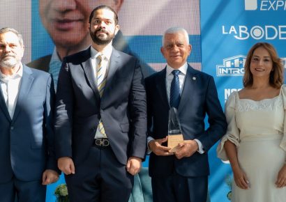 Adoturd reconoce al presidente del Senado, Ricardo de los Santos por su impulso al deporte dominicano