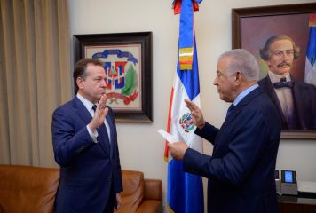 Ito Bisonó es juramentado como nuevo ministro de Vivienda, Hábitat y Edificaciones