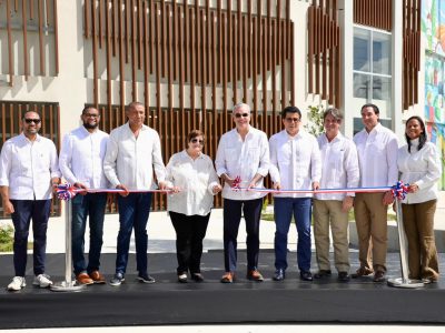Presidente Abinader inaugura la Plaza Multiuso Seibana para fortalecer turismo, cultura y desarrollo en El Seibo